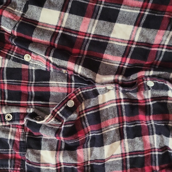 Wetseal top - Picture 4 of 7